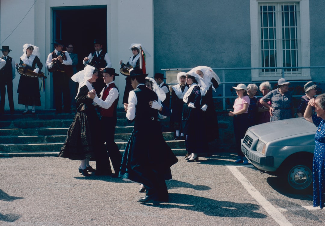 Мужской ансамбль в грузинских костюмах